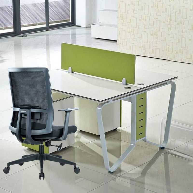 2D-Arm ergonomisch drehbarer Bürostuhl mit Lendenstütze und Mesh-Gewebe