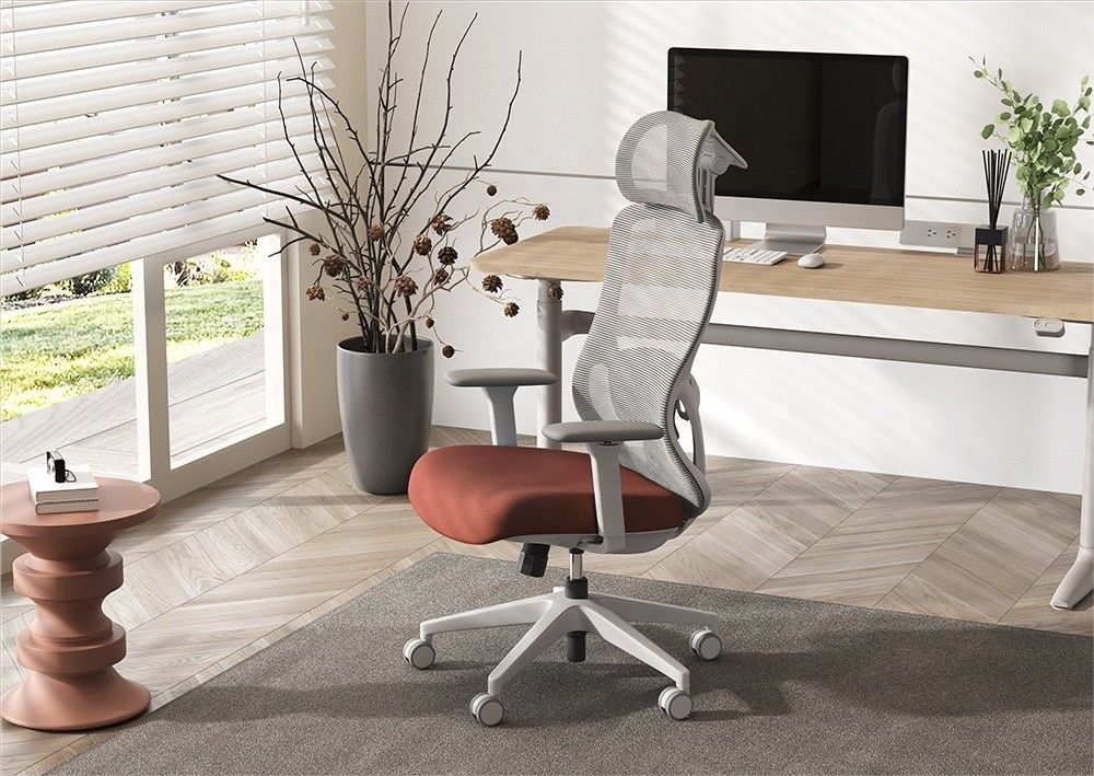 Verstellbarer Hochrücken Office Drehstuhl mit 3D-Armlehne und komfortablem Sitzkissen